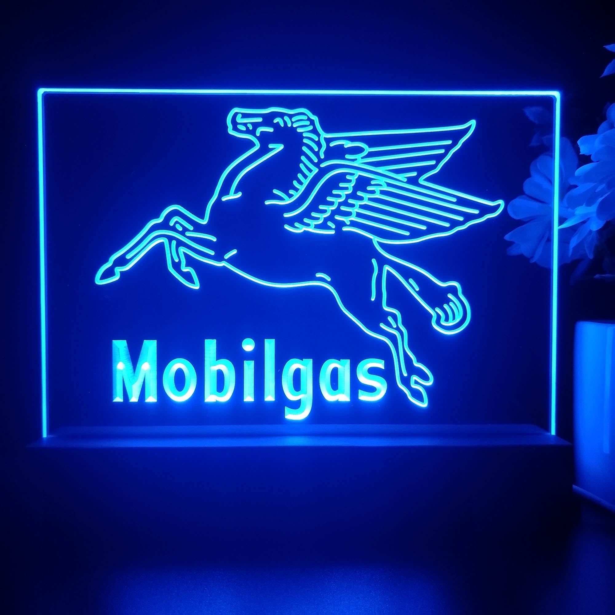 Mobil Gas Flying Horse 3D Illusion Night Light Desk Lamp